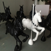 Statue de Cheval en Fibre de Verre Décorative Sur Mesure, Modèle d'Art Sculpture 3D Animal Anime en Résine Peinte pour Vitrine de Magasin