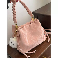 Sac fourre-tout classique plissé avec décoration de sangle tressée en cuir PU, sac à main pour femme, fournisseur chinois, service de fabrication de sacs à main