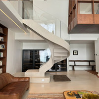 Escalier en colimaçon en fer à petits trous, design personnalisé pour loft, villa auto-construite, bar, fabricants d'escaliers en arc