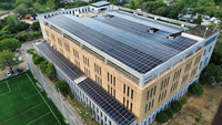 Système de montage solaire pour toit plat réglable avec structure modulaire étanche pour installations photovoltaïques commerciales et industrielles