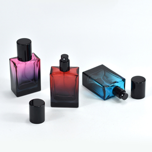 Perfume Personalizado al por Mayor en Envase de Vidrio Cuadrado de 30 ml, Color Arcoíris - Product Image 1
