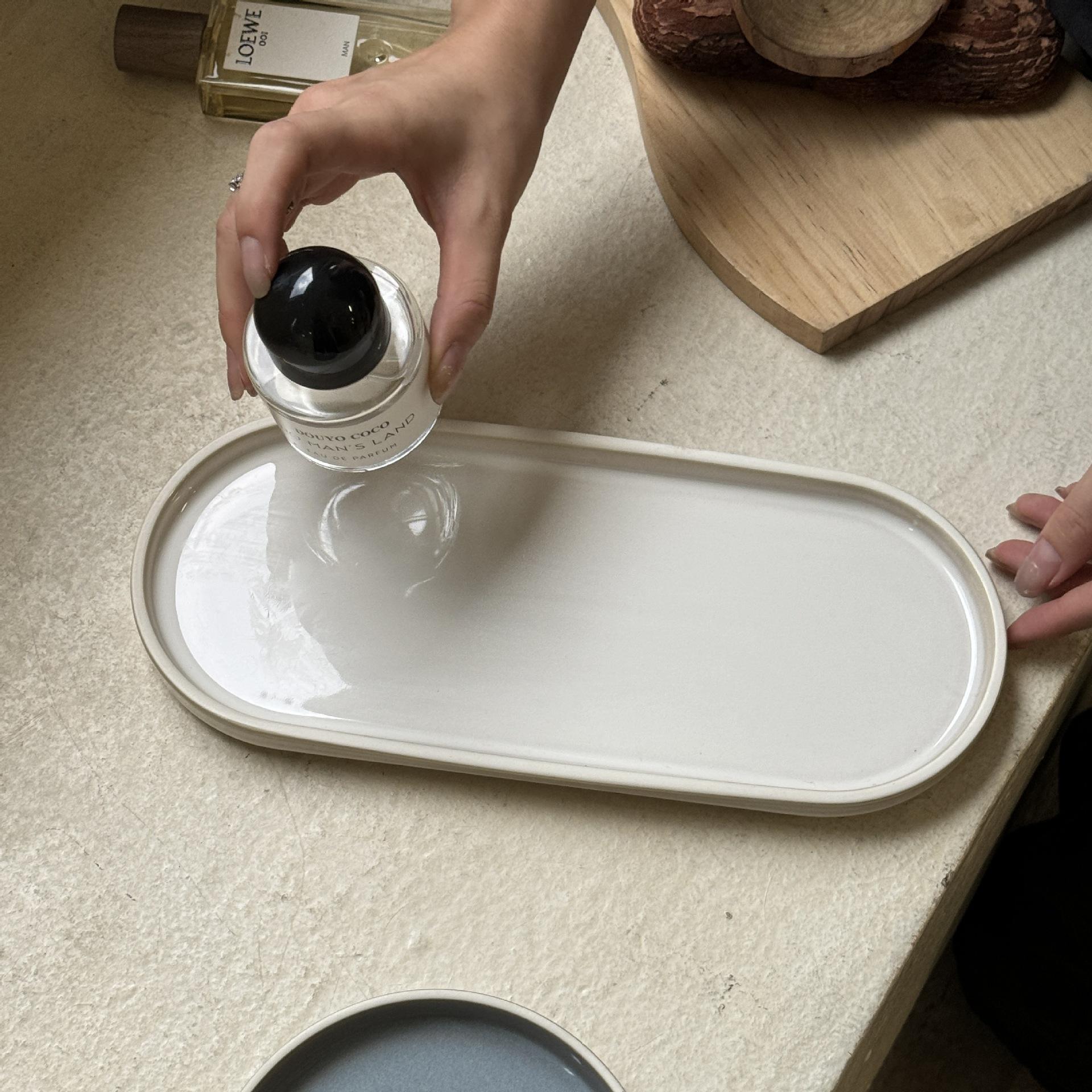 ดิสก์วงรีสีขาวย้อนยุค