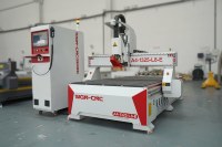 Venta de Máquina Router CNC de Alta Precisión para Grabado 3D en Madera, Corte Automático de Puertas