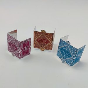 ملصق معدني منقوش من الألومنيوم مع لاصق للتغليف الفاخر - Product Image 4