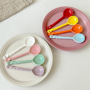 Cuillère à soupe et à dessert en céramique créative à long manche pour <span class=keywords><strong>enfants</strong></span>, design rétro de luxe léger, idéale pour les anniversaires et les fêtes - Product Image 3