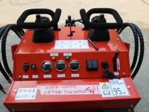 Sản xuất tại Trung Quốc nhà máy Crawler Skid chỉ đạo Bộ nạp theo dõi lật bánh xe lật Mini Dumper