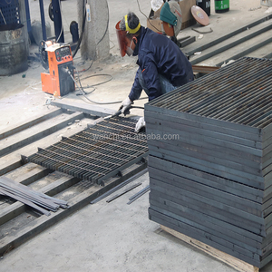 Rejilla de Acero al Carbono Moderna, Resistente al Agua y Duradera, Rejilla Metálica Galvanizada para Caminos y Pasillos Exteriores, Construcción Metálica Inoxidable - Product Image 2