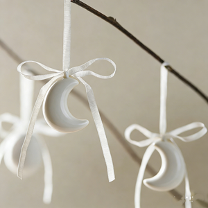 Décoration <span class=keywords><strong>de</strong></span> Noël en porcelaine avec cordon doré, motif flocon <span class=keywords><strong>de</strong></span> neige, étoile et lune, design hivernal, couleur crème - Product Image 4