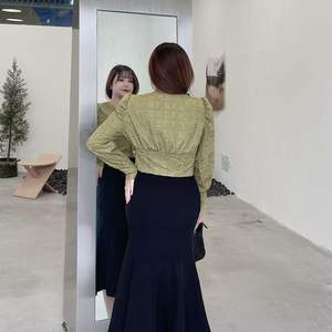 Blusa de Gasa para Mujer Runqi, Cuello en V, Mangas Abullonadas, Cintura Ajustada, Color Verde Albaricoque, Uso Diario N8281 - Product Image 5