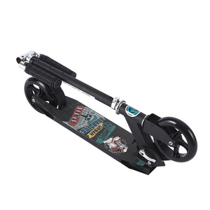 สกู๊ตเตอร์สำหรับผู้ใหญ่รุ่น YS-845 แบบพับได้ สีดำ สำหรับการเดินทางประจำวันและพักผ่อน - Product Image 2