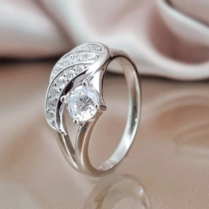 Anillo de Alas de Ángel con Incrustaciones de Circonio, Anillo de Compromiso de Plata y Oro para Mujer - Product Image 3
