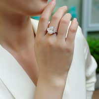 Bague en moissanite ovale à 3 pierres 10 carats, Bague en moissanite en argent 925, Bague de fiançailles en moissanite pour mariée, cadeau d'anniversaire, demande en mariage