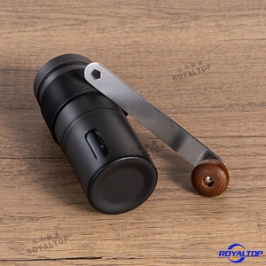 ชุดเครื่อง<span class=keywords><strong>บด</strong></span><span class=keywords><strong>กาแฟ</strong></span><span class=keywords><strong>แบบ</strong></span>มือหมุน สแตนเลสสีดำขาว พรีเมียม สำหรับ<span class=keywords><strong>บด</strong></span><span class=keywords><strong>กาแฟ</strong></span><span class=keywords><strong>แบบ</strong></span> Single Dose พร้อมใบมีดเซรามิก สำหรับเครื่องชงกาแฟเอสเพรสโซและมอคค่า - Product Image 4