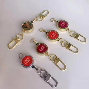 Porte-clés porte-badge rétractable en métal avec logo personnalisé pour les infirmières et autres professionnels Accessoire de qualité supérieure - Product Image 3