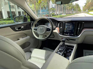 รถมือสองราคาถูก ขายส่ง ปี 2020 วอลโว่ V60 T5 Inscription 4 ประตู แบบ Wagon พวงมาลัยซ้าย เบาะหนัง กล้องมองหลัง ไฟหน้า LED หลังคาซันรูฟ - Product Image 4