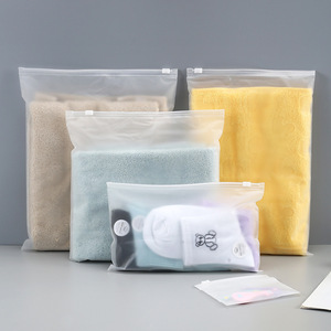 Chất lượng cao tùy chỉnh-thực hiện in logo T-Shirts nhựa dây kéo túi quần áo sang trọng bao bì túi với dây khóa kéo - Product Image 3