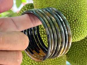 Brazaletes de cuerno de búfalo naturales ecológicos modernos para damas, accesorios de moda elegantes y únicos hechos a mano - Product Image 6