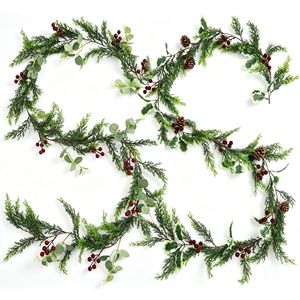 Guirnalda navideña con conos de pino, bayas y hojas para decoraciones navideñas, guirnalda artificial de 6 pies de largo para el hogar - Product Image 1