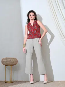 Dusk in Red Casual Summer Woven Notch Collar Camisa sin mangas con tapeta frontal 100% algodón de secado rápido - Product Image 5