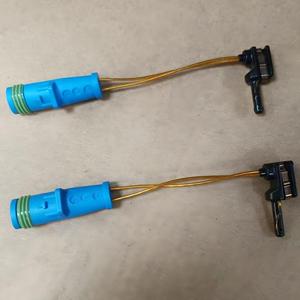 Offre Spéciale vente en gros 1645401017 2205401517 pour <span class=keywords><strong>mercedes</strong></span>-benz capteur de frein avant et arrière Contact Pad alarme WireBrake détection - Product Image 4