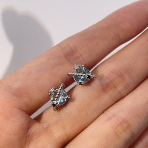 Boucles d'oreilles clous étoile en zircon bleu mer plaqué or imitation perle classique élégante et mignonne pour femmes Tianyu Gems - Product Image 1