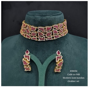 Conjunto de Collar Gargantilla Victoriano 08694 con Pendientes a Juego para Mujer, Joyería Festiva para Bodas y Fiestas - Product Image 1