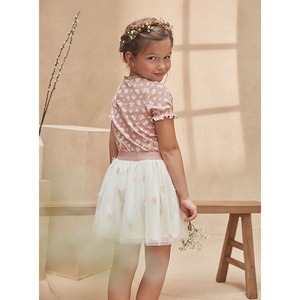 Top Designer <span class=keywords><strong>Nouvelle</strong></span> <span class=keywords><strong>Collection</strong></span> Petites Filles Vêtements Ensembles Frais Charmant Rose Blouse et Jupe tenue Fille Vêtements D'été 2024 - Product Image 5