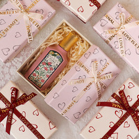 Boîte à bijoux rigide personnalisée pour la Saint-Valentin, en papier couché avec estampage UV, doublure en éponge pour rouge à lèvres, parfum, petit emballage cadeau