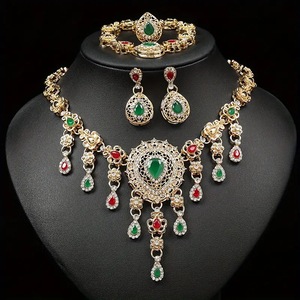 Ensemble de bijoux de mariée quatre pièces de style européen et américain, collier et bague en alliage, cadeau pour femme, livraison directe d'usine - Product Image 4