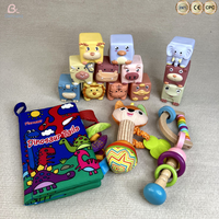 Ensemble de jouets sensoriels Montessori 5 en 1, livre en tissu en bois écologique, blocs de construction souples, hochets, ensemble cadeau pour tout-petits