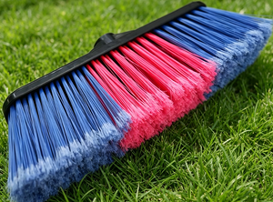 Balais à tête en plastique de couleur vive Owentek pour le nettoyage des sols domestiques, avec manche en bois et joint d'étanchéité - Product Image 6