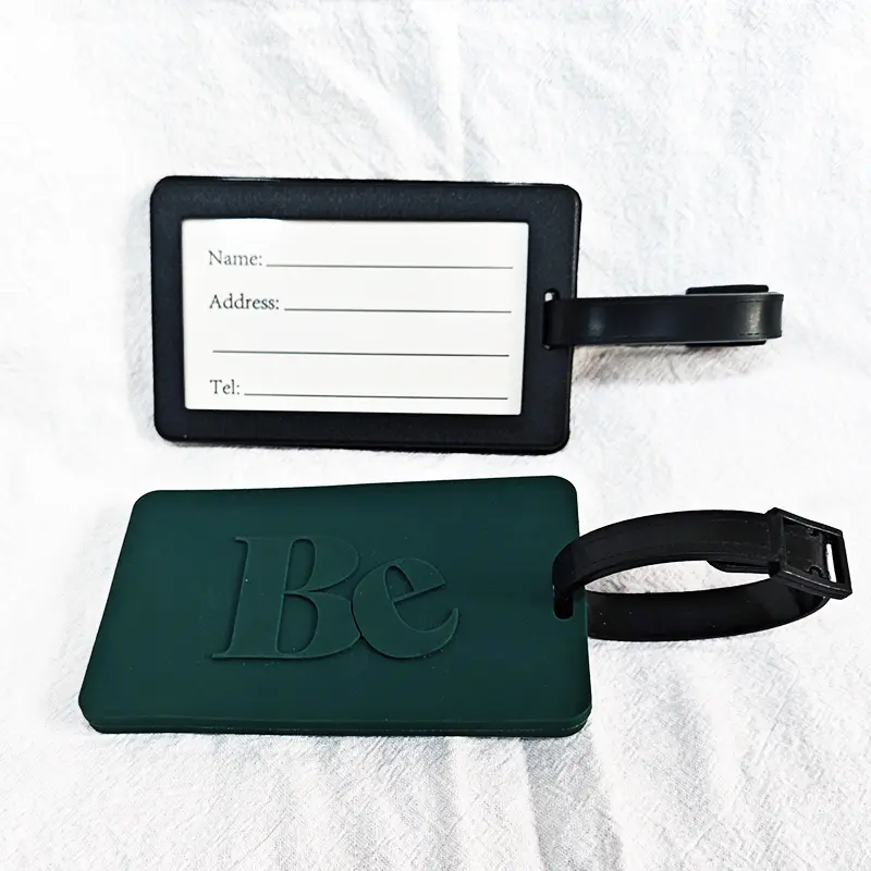 Étiquettes à bagages personnalisées en silicone 2D 3D Porte-passeport Étiquettes de nom de bagage en PVC souple