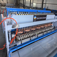 Machine à souder les panneaux de clôture 3D semi-automatique économique, facile à utiliser, soudeuse de treillis métallique