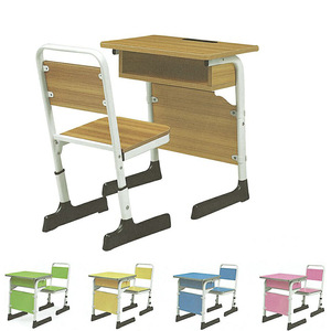 Conjunto de Escritorio y Silla Escolar Masao, Individual, Altura Ajustable, Estructura de Hierro, Tamaño Convencional para Uso en el Aula - Product Image 3