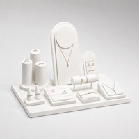 Support de présentation de bijoux en cuir avec logo personnalisé, accessoires de vitrine pour magasin de détail et exposition