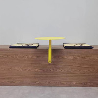 Table murale en fer au design jaune tendance pour salon de thé, café, boulangerie, pâtisserie, petite table