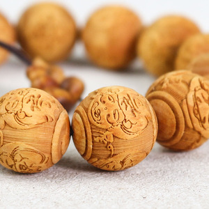 Pulsera de madera redonda de 18mm con cuentas budistas talladas de ciprés Cliff para hombres y mujeres, nueva joyería de estilo chino - Product Image 2