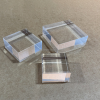 Bloc de présentation en acrylique transparent, support solide et poli pour bijoux et objets de collection avec bord biseauté