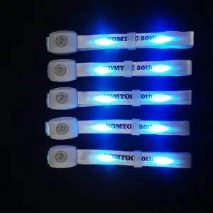 Bracelet de concert lumineux LED télécommandé avec logo personnalisé Bracelet clignotant en nylon DMX