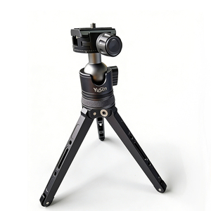 <span class=keywords><strong>Mini</strong></span> tré<span class=keywords><strong>pied</strong></span> réglable en alliage d'aluminium pour <span class=keywords><strong>appareil</strong></span> <span class=keywords><strong>photo</strong></span> et perche à selfie de bureau 360° °   Rotule avec plaque de fixation rapide de 1/4 pouce - Product Image 1
