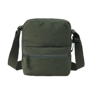 Sac bandoulière décontracté classique et tendance pour homme, personnalisable en petites séries avec logo urgent, en nylon imperméable - Product Image 2