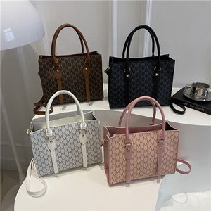 <span class=keywords><strong>Sac</strong></span> fourre-tout simple et tendance pour <span class=keywords><strong>femme</strong></span>, grande capacité, <span class=keywords><strong>sac</strong></span> à <span class=keywords><strong>main</strong></span> quotidien pour le travail, les voyages, les courses, les trajets domicile-travail, l'école, le bureau - Product Image 3
