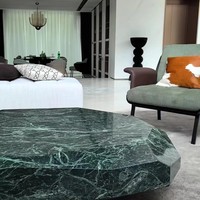 Table basse moderne en marbre naturel de luxe, forme diamant, vert, mobilier de salon, design personnalisé haut de gamme pour hôtel/villa/club