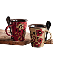 Tasse à café en céramique rouge haute avec couvercle et cuillère pour cadeau d'anniversaire classique peint à la main de style chinois original