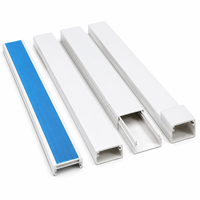 Goulotte de câblage plate moyenne en PVC avec couvercle à clipser pour l'installation de câbles électriques et de données