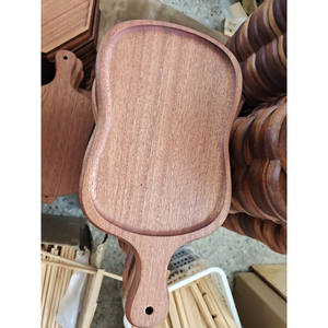 Entrega directa de fábrica Bandeja de servicio de madera maciza para uso en la cocina Bloque de cortar de sapeli para ensaladas elegantes Platos especiales de frutas - Product Image 1