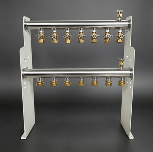 Collecteur d'eau chaude en acier inoxydable à 7 circuits GHNOR7p pour système de chauffage radiant par le sol hydronique, séparateur d'eau - Product Image 1