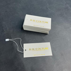 Étiquettes suspendues blanches personnalisées avec estampage à chaud doré - Étiquettes de vêtements de marque de luxe avec cordon pour les vêtements - Product Image 2