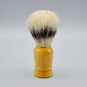Blaireau <span class=keywords><strong>de</strong></span> rasage humide avec manche <span class=keywords><strong>en</strong></span> <span class=keywords><strong>bois</strong></span> Produit <span class=keywords><strong>en</strong></span> <span class=keywords><strong>bois</strong></span> durable - Product Image 1