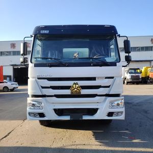 Camión <span class=keywords><strong>Cisterna</strong></span> de Combustible Pesado SINOTRUCK HOWO 6X4 de 10 Ruedas, Diésel, 37000 <span class=keywords><strong>Litros</strong></span>, para Transporte de Petróleo, en Venta en Kenia, Precio Bajo - Product Image 2